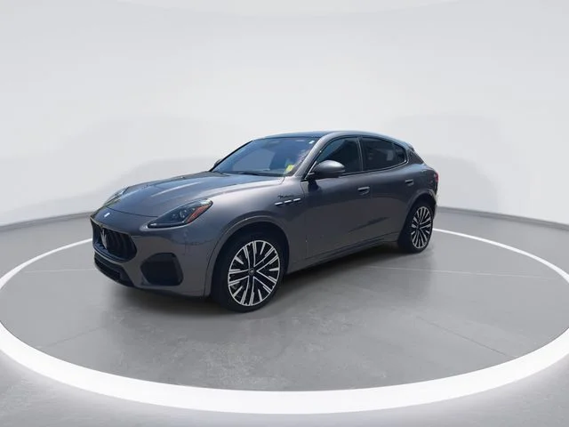 Used 2023  Maserati Modena image 4