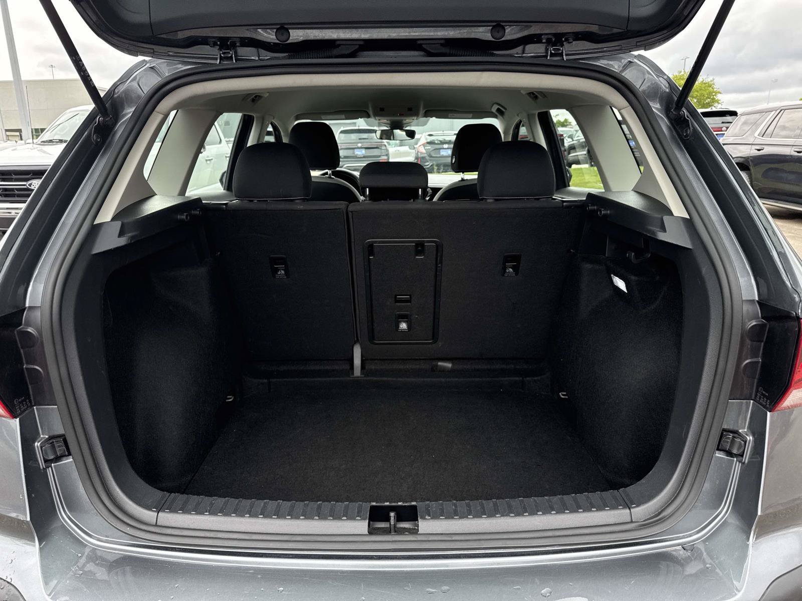 2024 Volkswagen Taos SE - Photo 8
