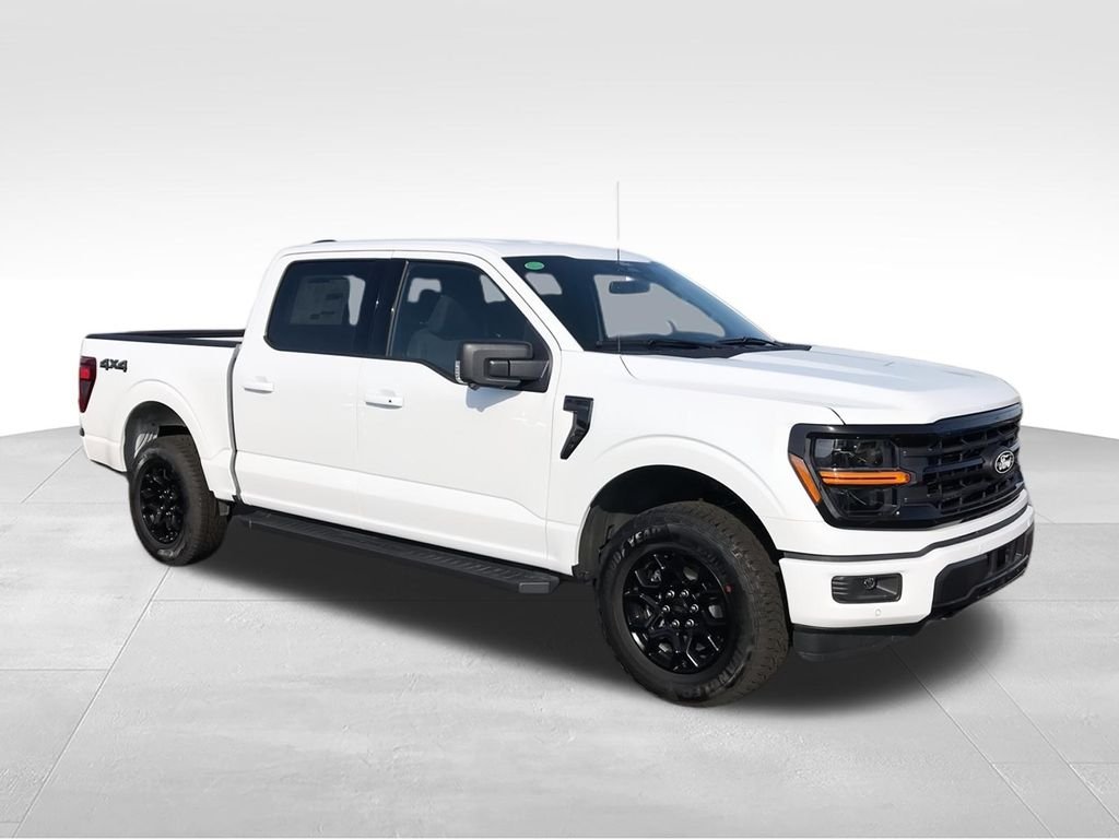 New 2026 White Ford XLT image 2