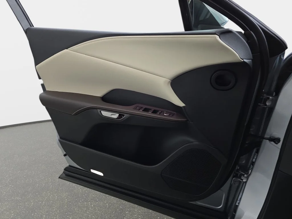 New 2026 Iridium Lexus PREMIUM PLUS image 24