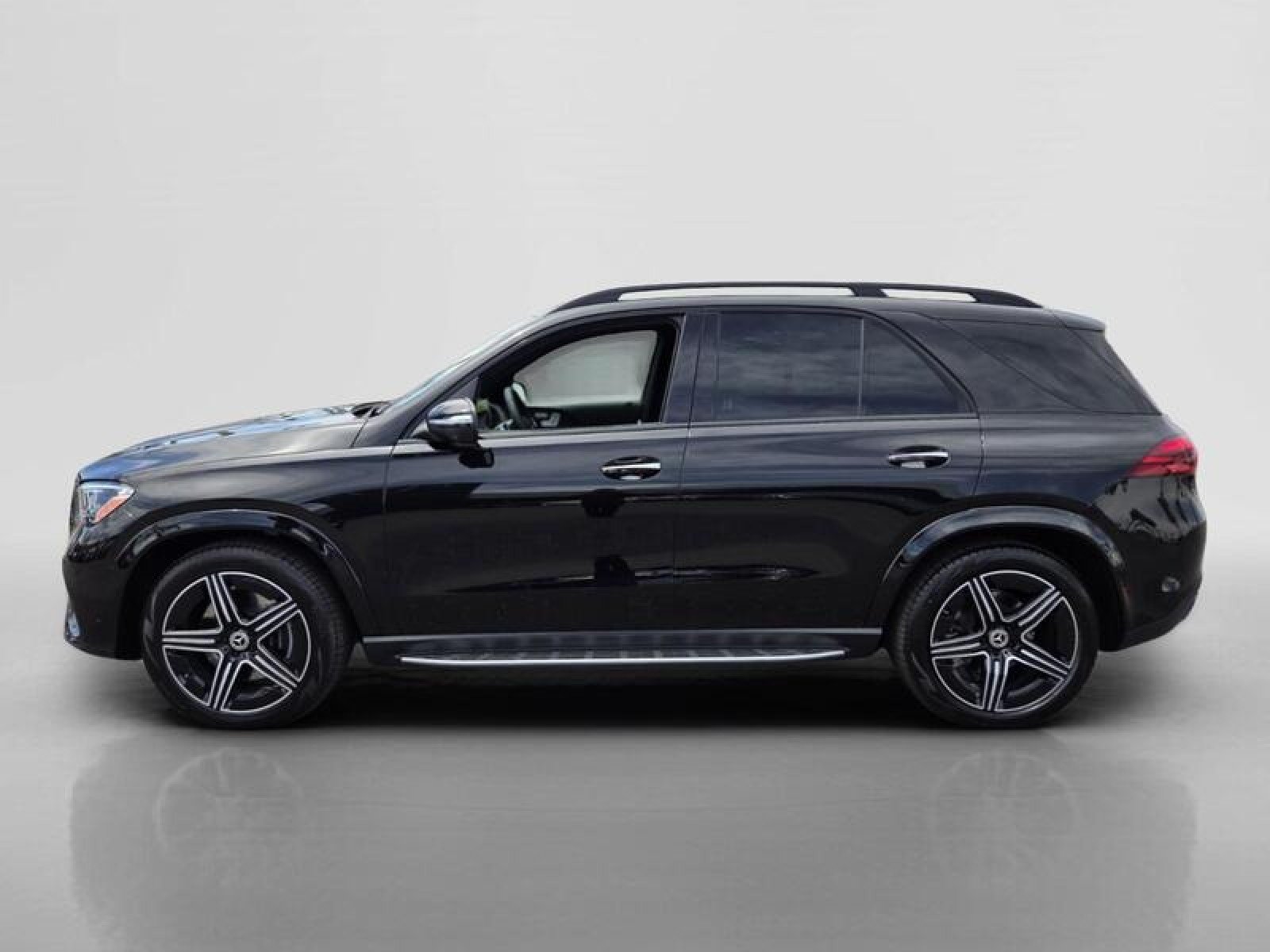 New 2026 Obsidian Black Metallic Mercedes-Benz GLE 450 4MATIC® SUV image 2