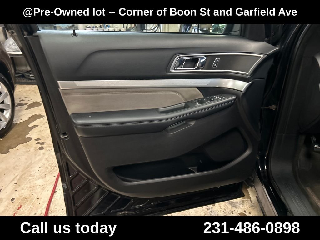 Used 2017 Black Ford XLT image 17
