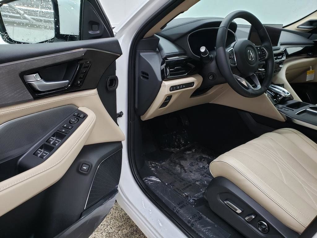 Used 2026 Solar Silver Metallic Acura Advance Package image 6
