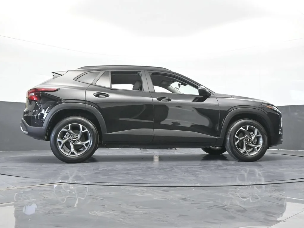 Used 2025 Mosaic Black Metallic Chevrolet LT image 58