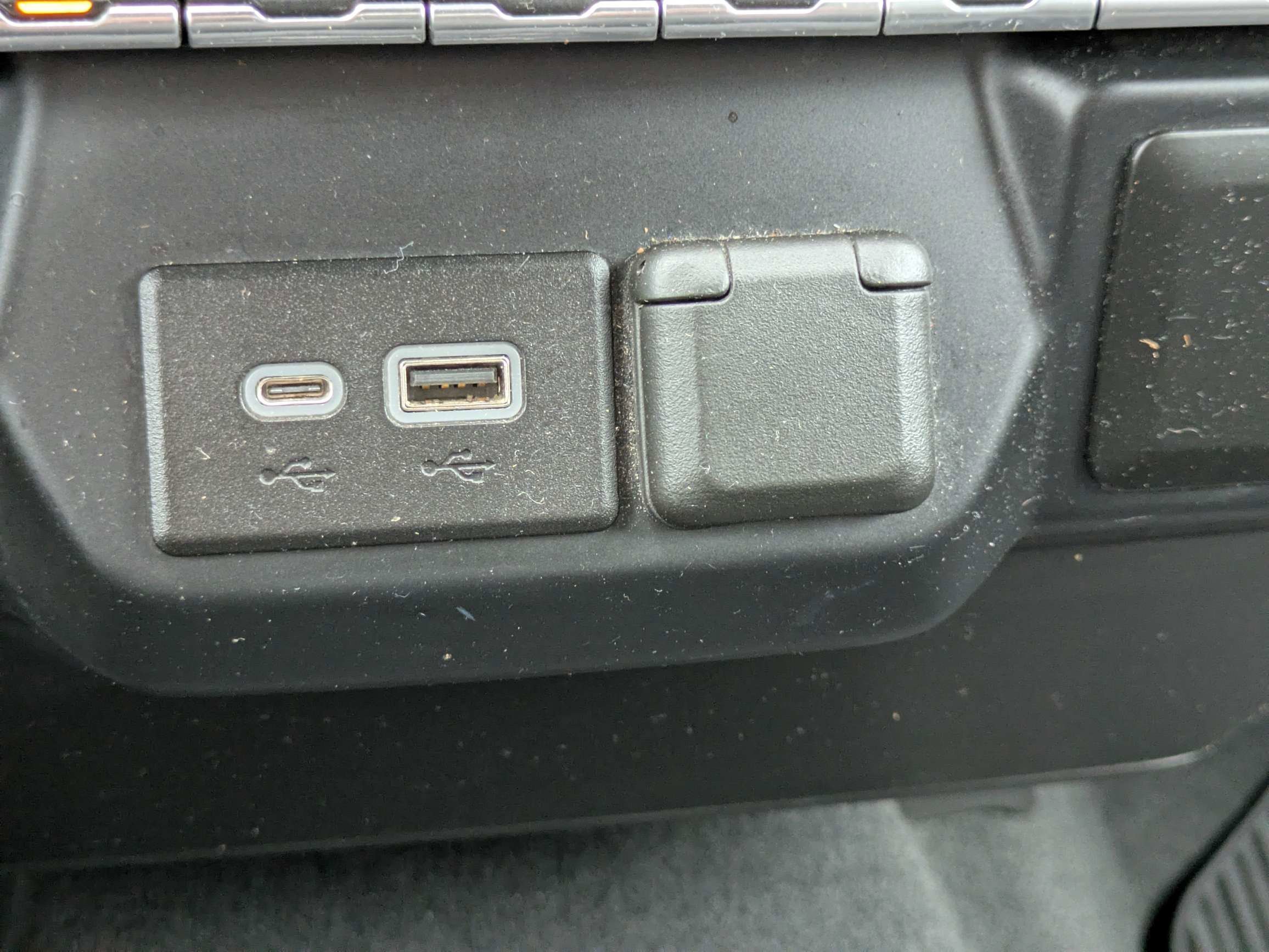 Used 2020 White Chevrolet LT image 18
