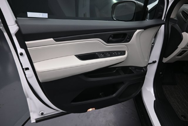 New 2027 Platinum White Pearl Honda EX-L image 17