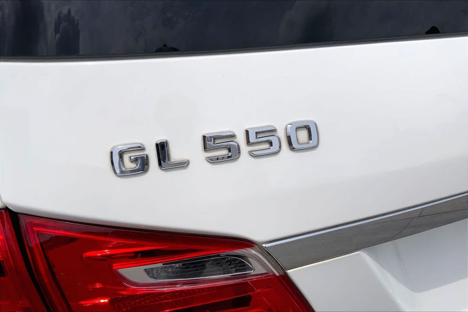 Used 2014 Polar White Mercedes-Benz GL 550 image 31