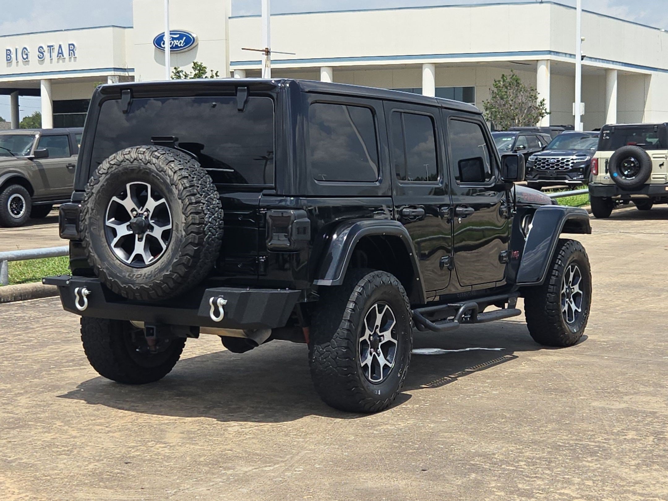 Used 2022 Black Clearcoat Jeep Unlimited Rubicon image 3