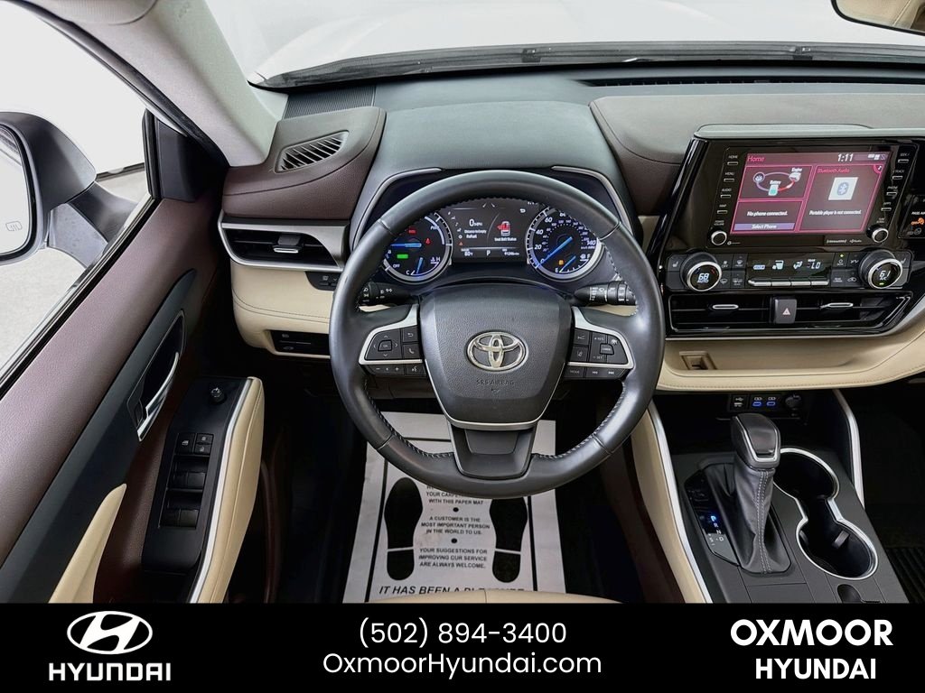 Used 2022 Wind Chill Pearl Toyota Hybrid XLE image 23