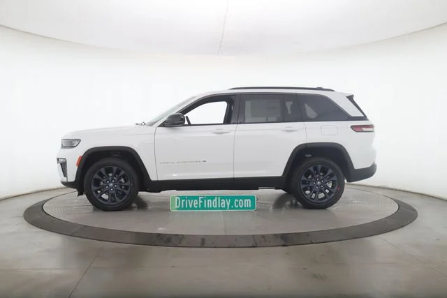 New 2026 Bright White Clear-Coat Exterior Paint Jeep  image 9