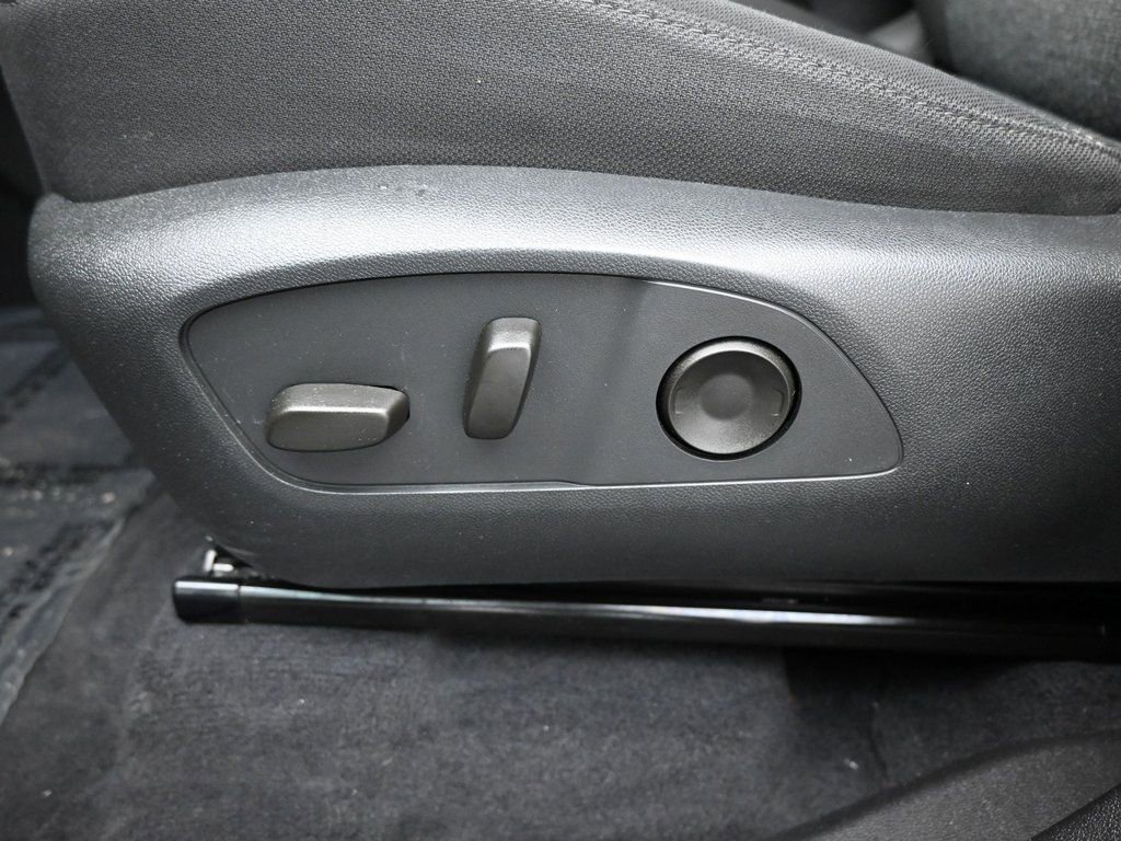 Used 2025 Ebony Twilight Metallic GMC Elevation image 10