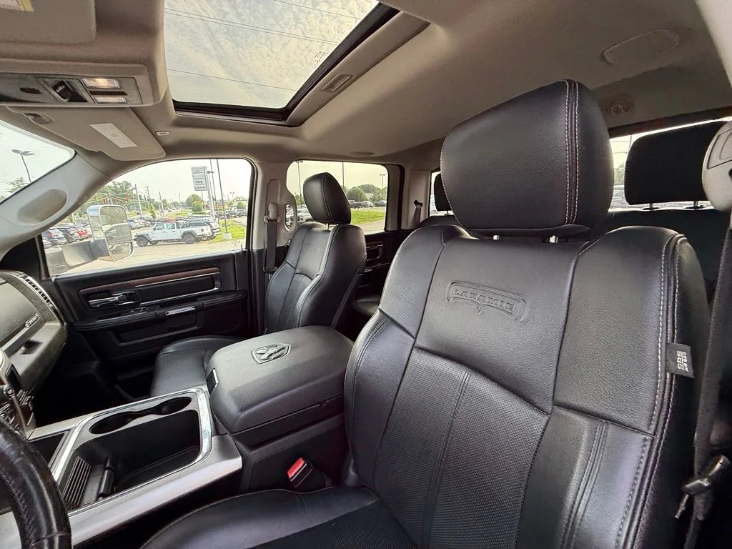 Used 2018 Black Ram Laramie image 15