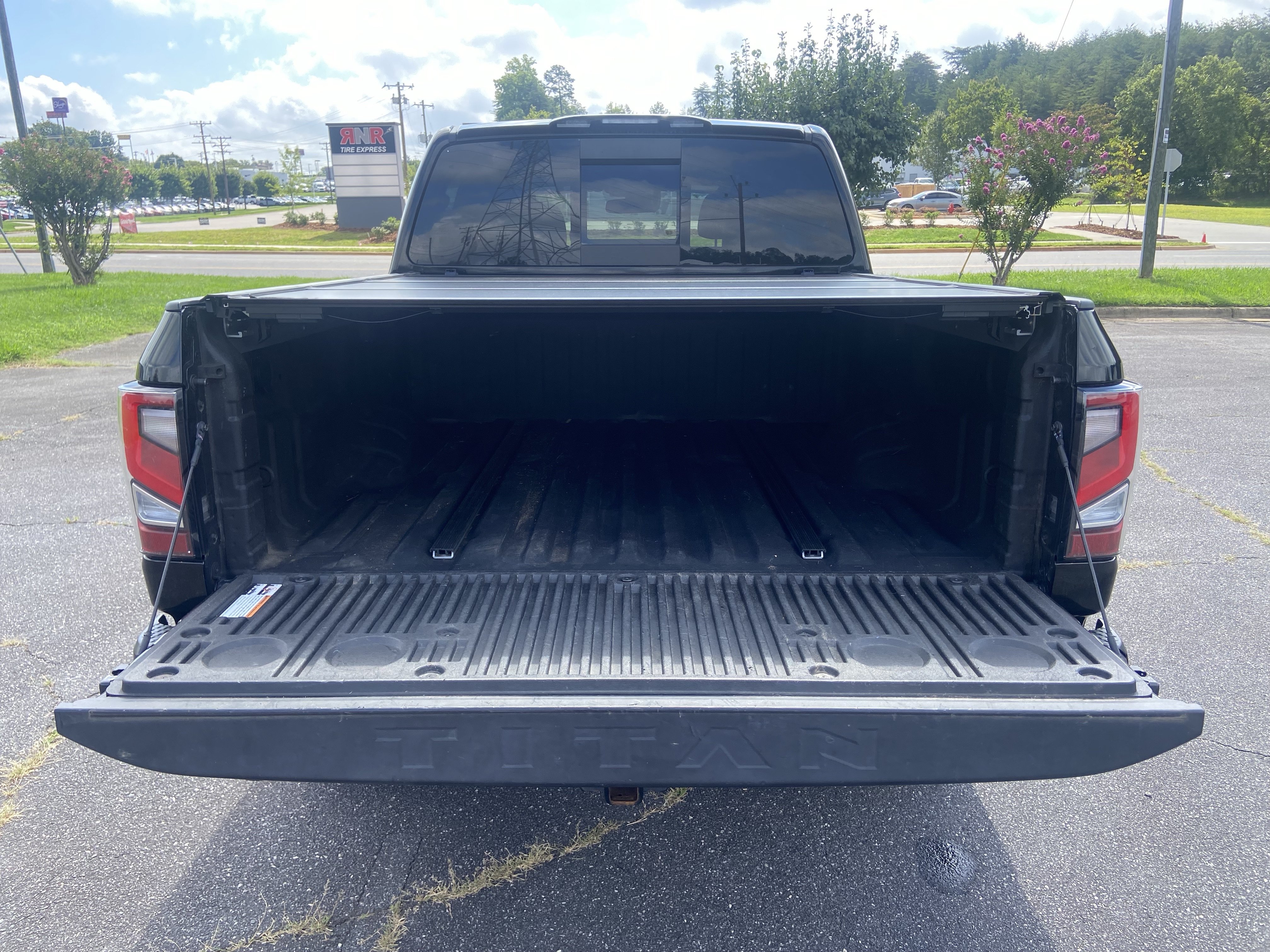 Used 2021 Super Black Nissan PRO-4X image 14