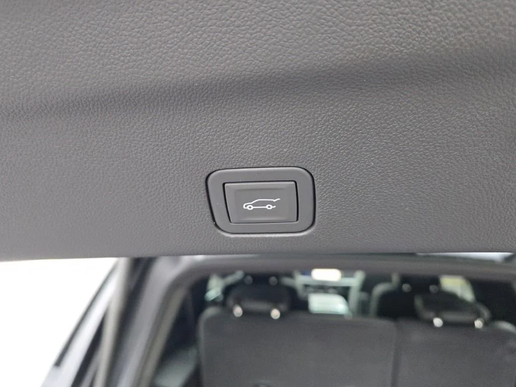 2026 Chevrolet Suburban RST - Photo 20