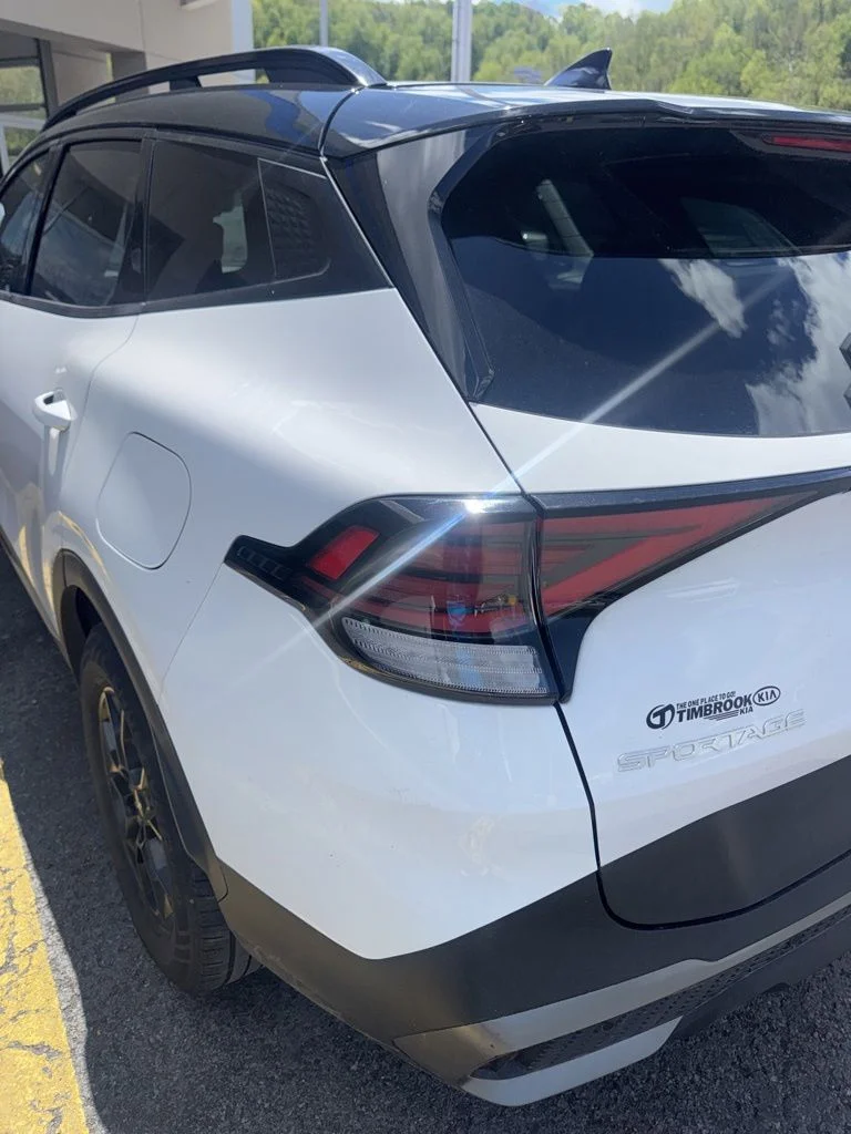 Used 2023 White Kia X-Pro Prestige image 7