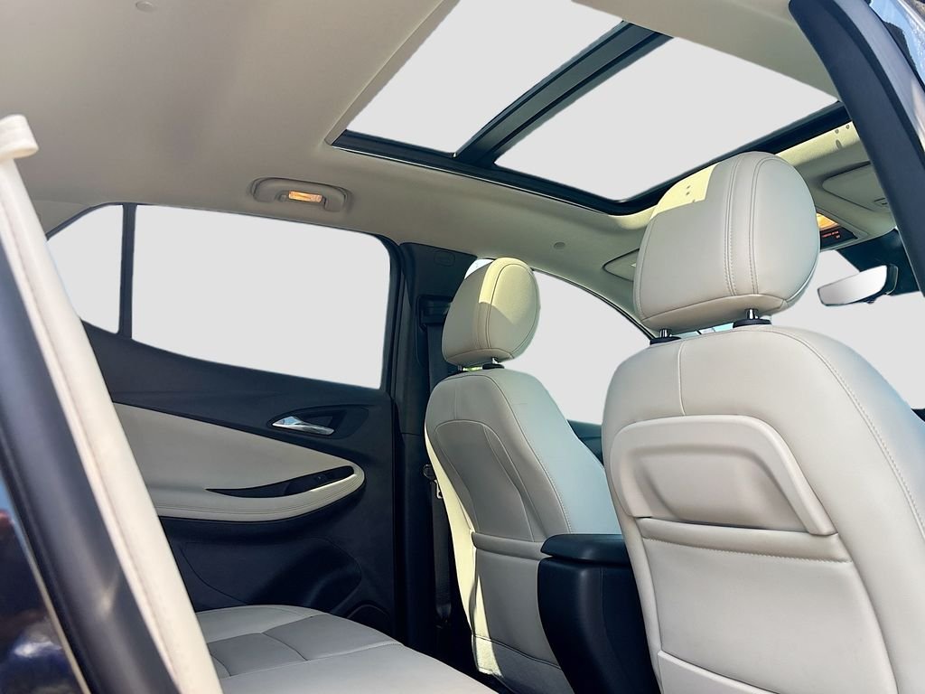 Used 2025 Black Buick Avenir image 19
