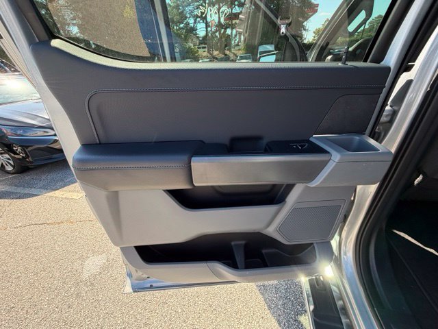 Used 2025 Silver Ford XLT image 17