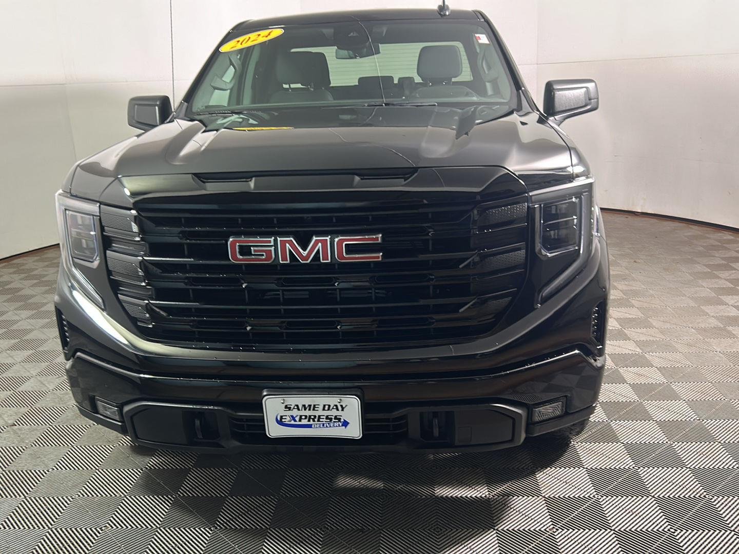 Used 2024 Onyx Black GMC Elevation image 11