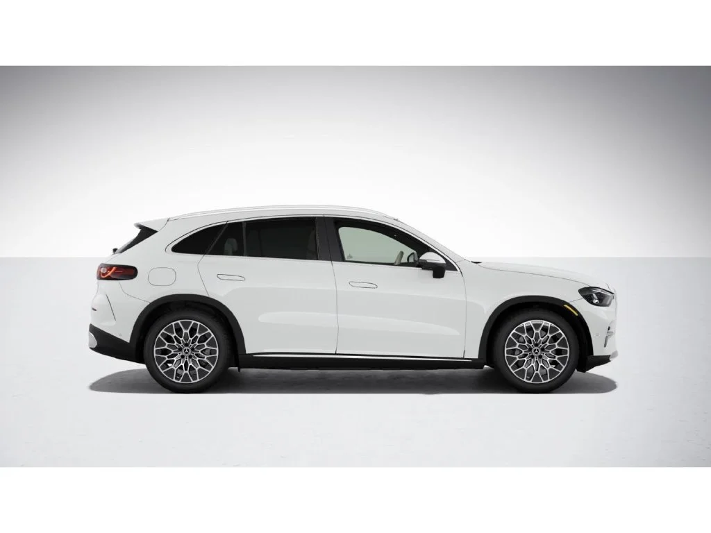 New 2027 White Mercedes-Benz GLC 400 image 16