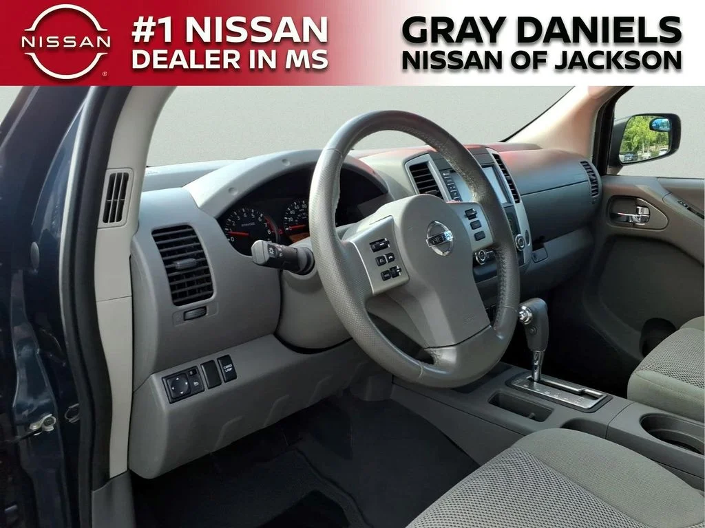 Used 2019 Blue Nissan SV image 10