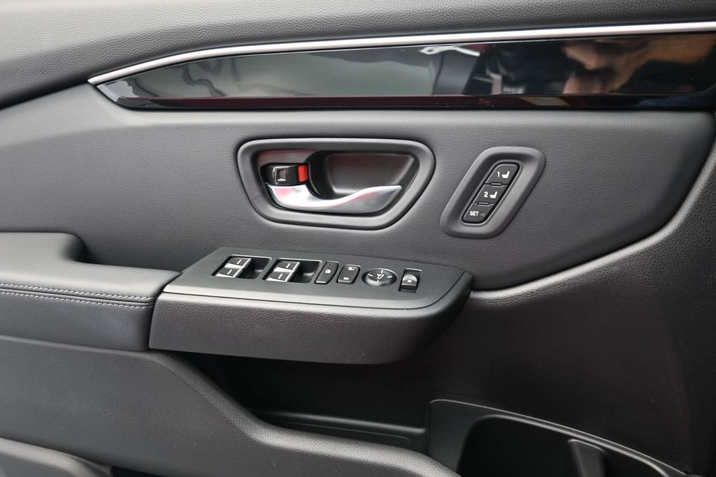 Used 2025  Honda Touring image 14