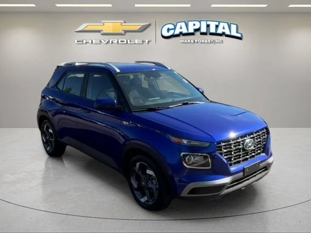 Used 2025  Hyundai SEL image 7