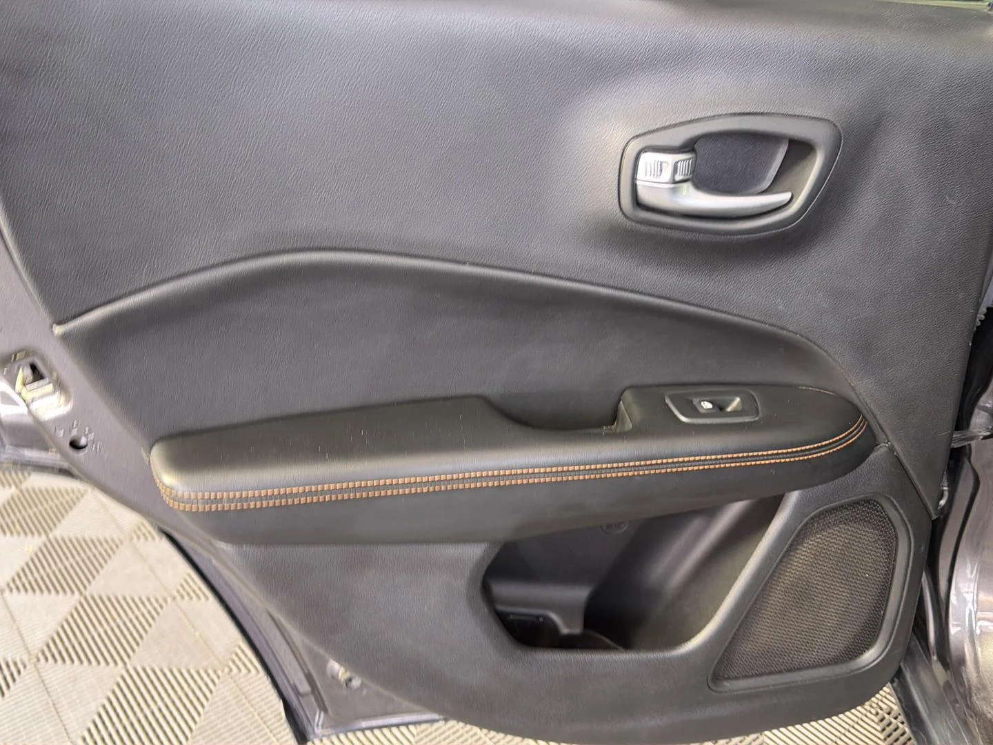 Used 2019 Granite Crystal Metallic Clearcoat Jeep Limited image 23