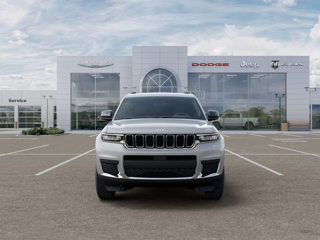 New 2026 Silver Zynith Jeep Laredo image 6