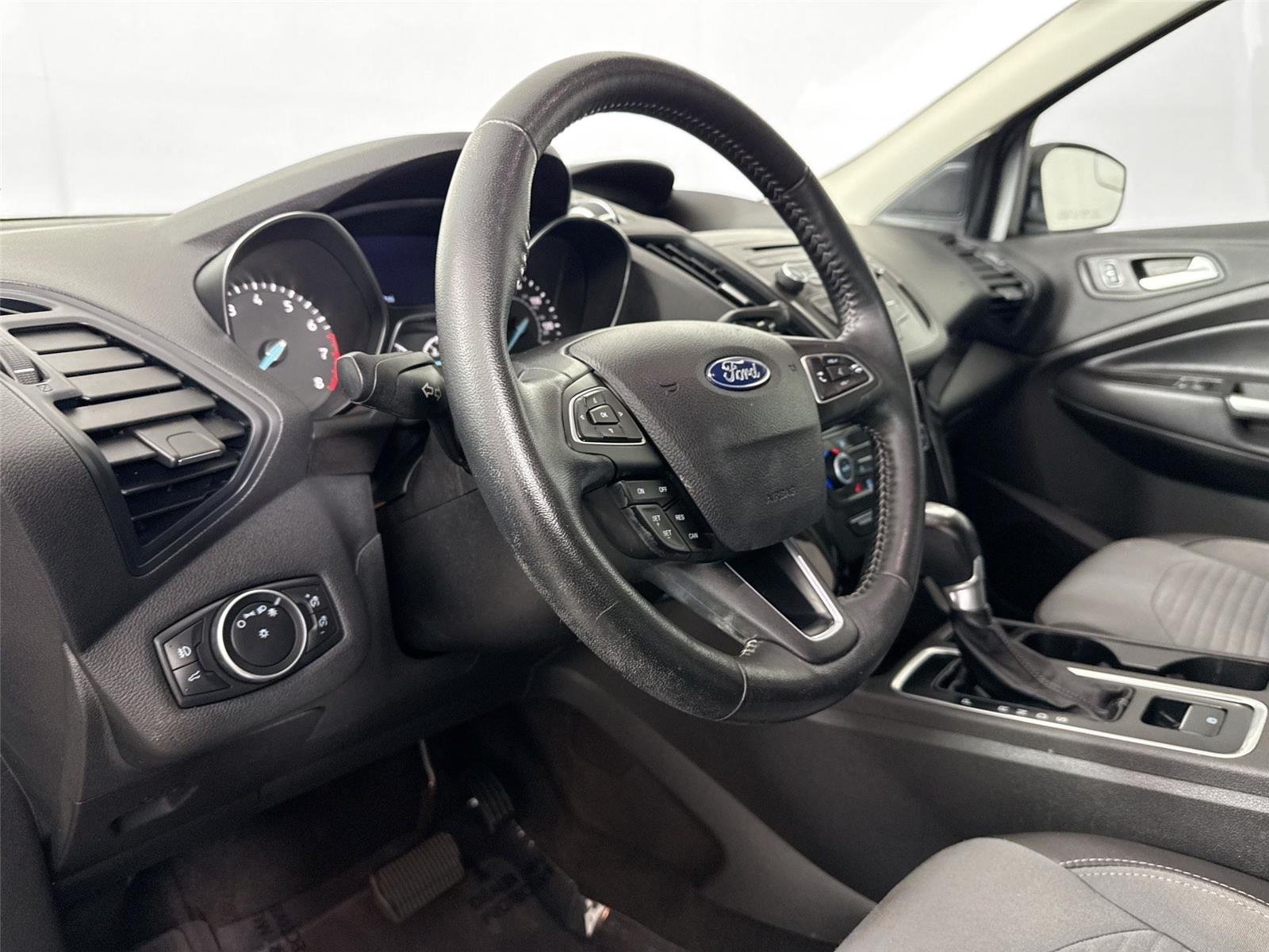 Used 2018 Ingot Silver Ford SE image 4