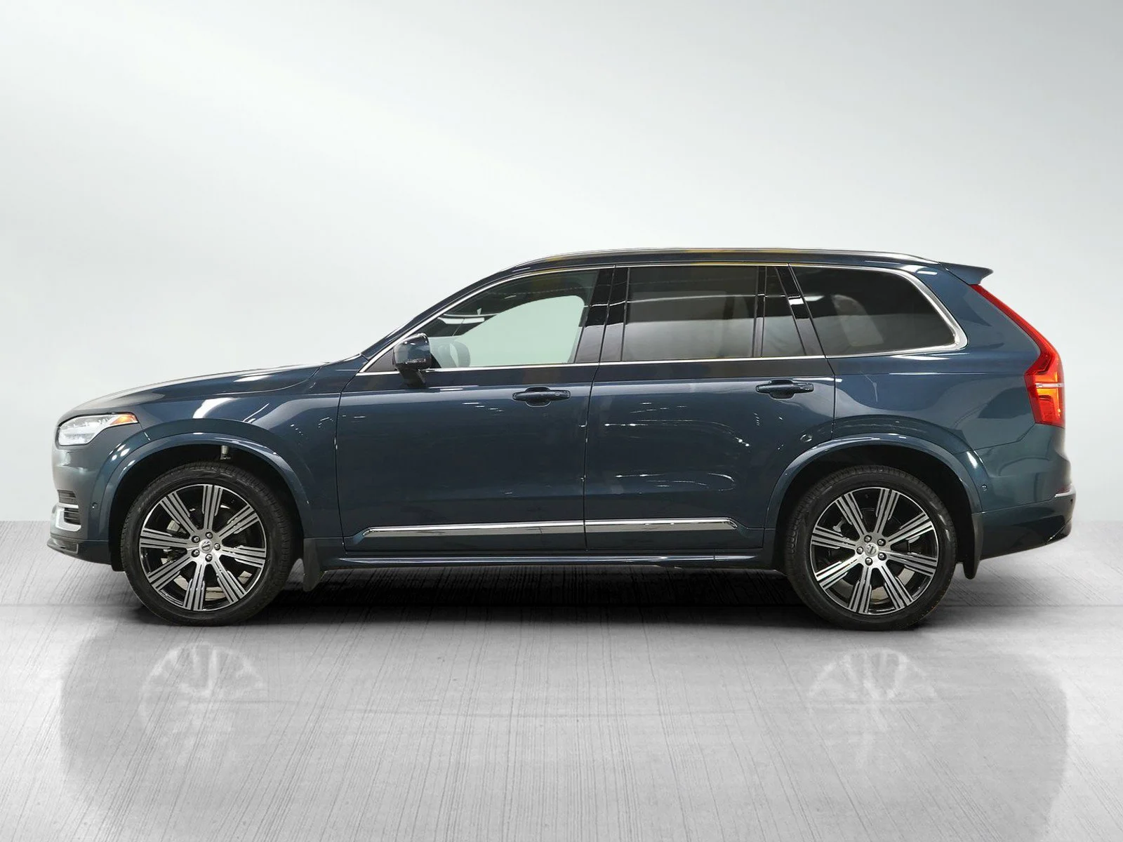 Used 2024 Volvo XC90 Ultimate with VIN YV4062PF3R1153402 for sale in Wayzata, Minnesota