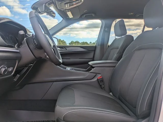 New 2025 White Jeep Laredo image 26