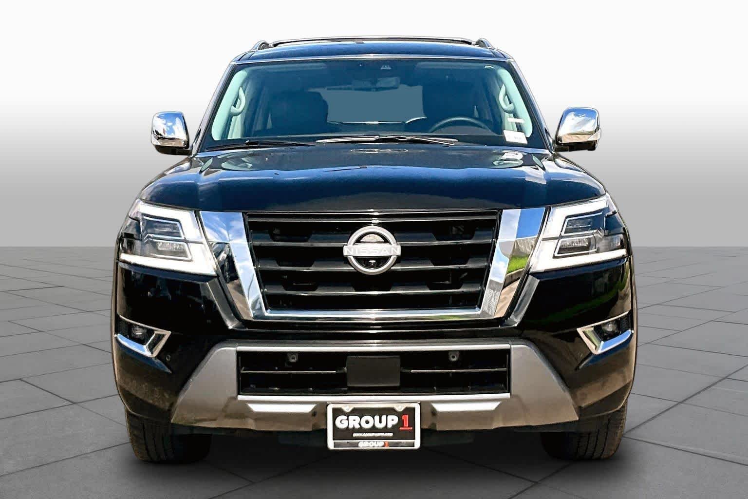 Used 2023 Super Black Nissan Platinum image 4