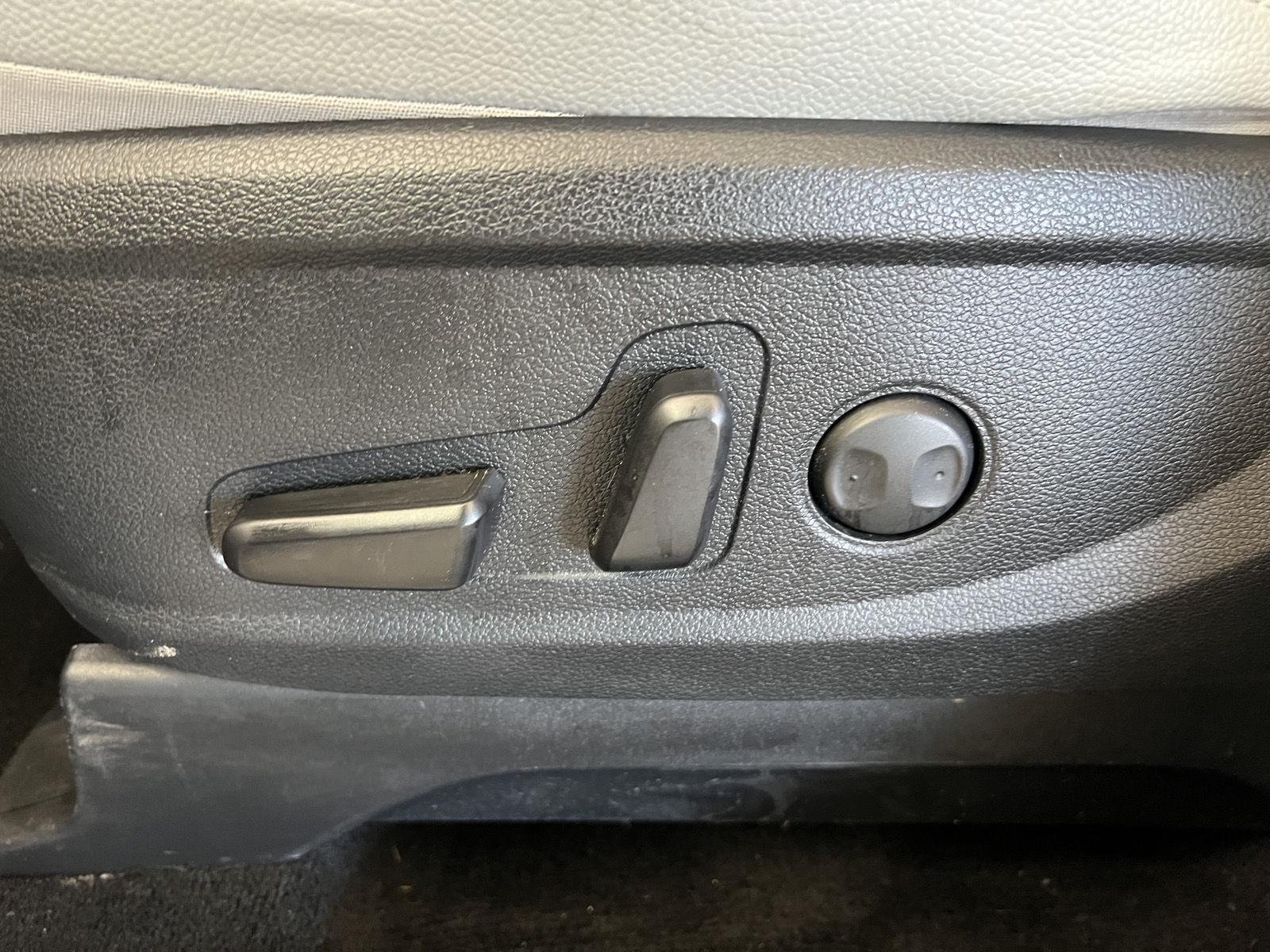 Used 2021 Gy Hyundai  image 12