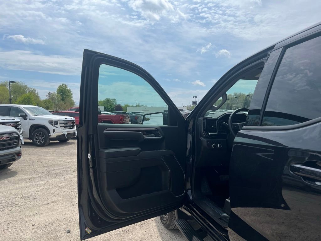 Used 2026 Titanium Rush Metallic GMC Elevation image 16