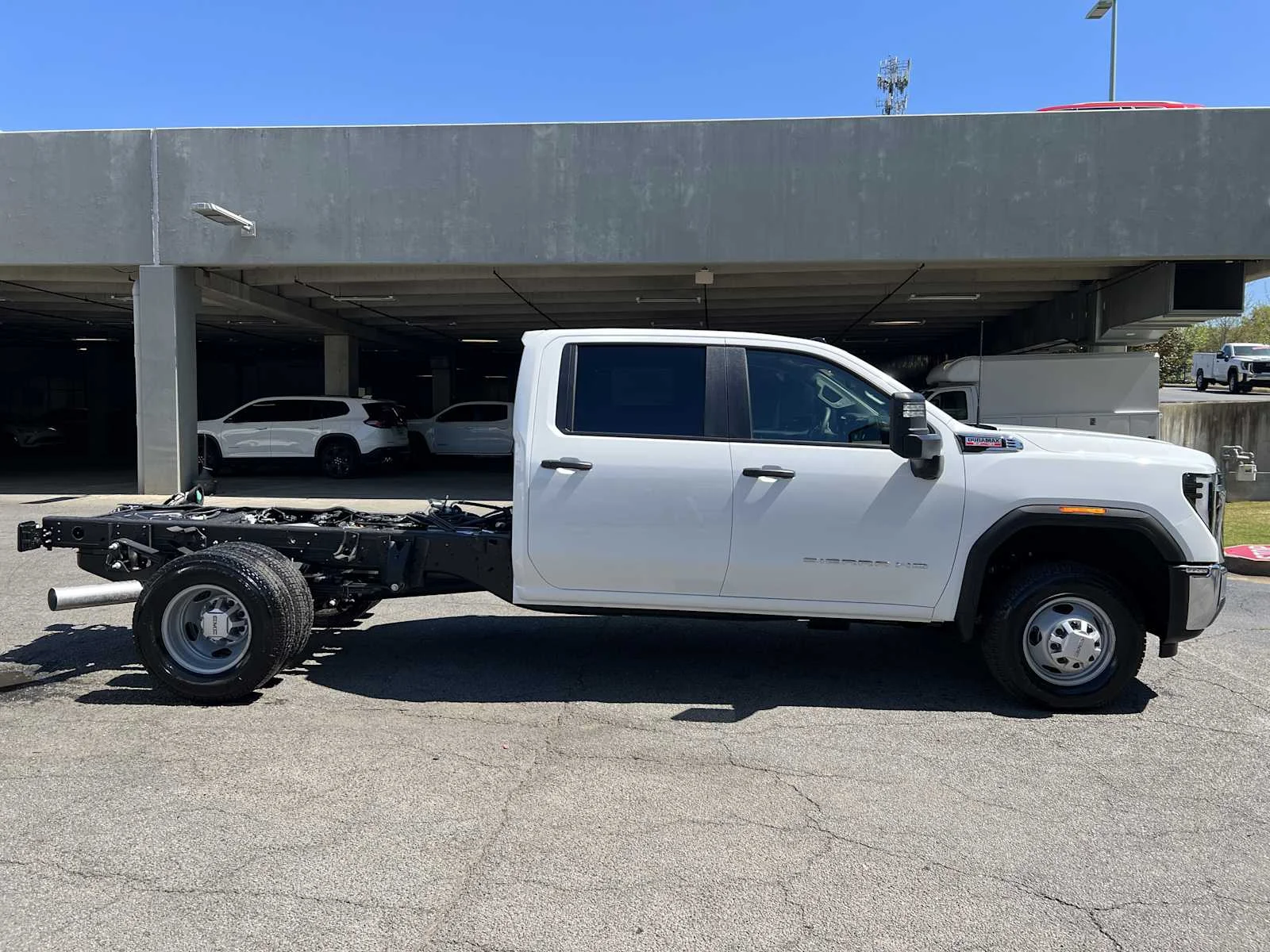 New 2026 Summit White GMC Pro image 8