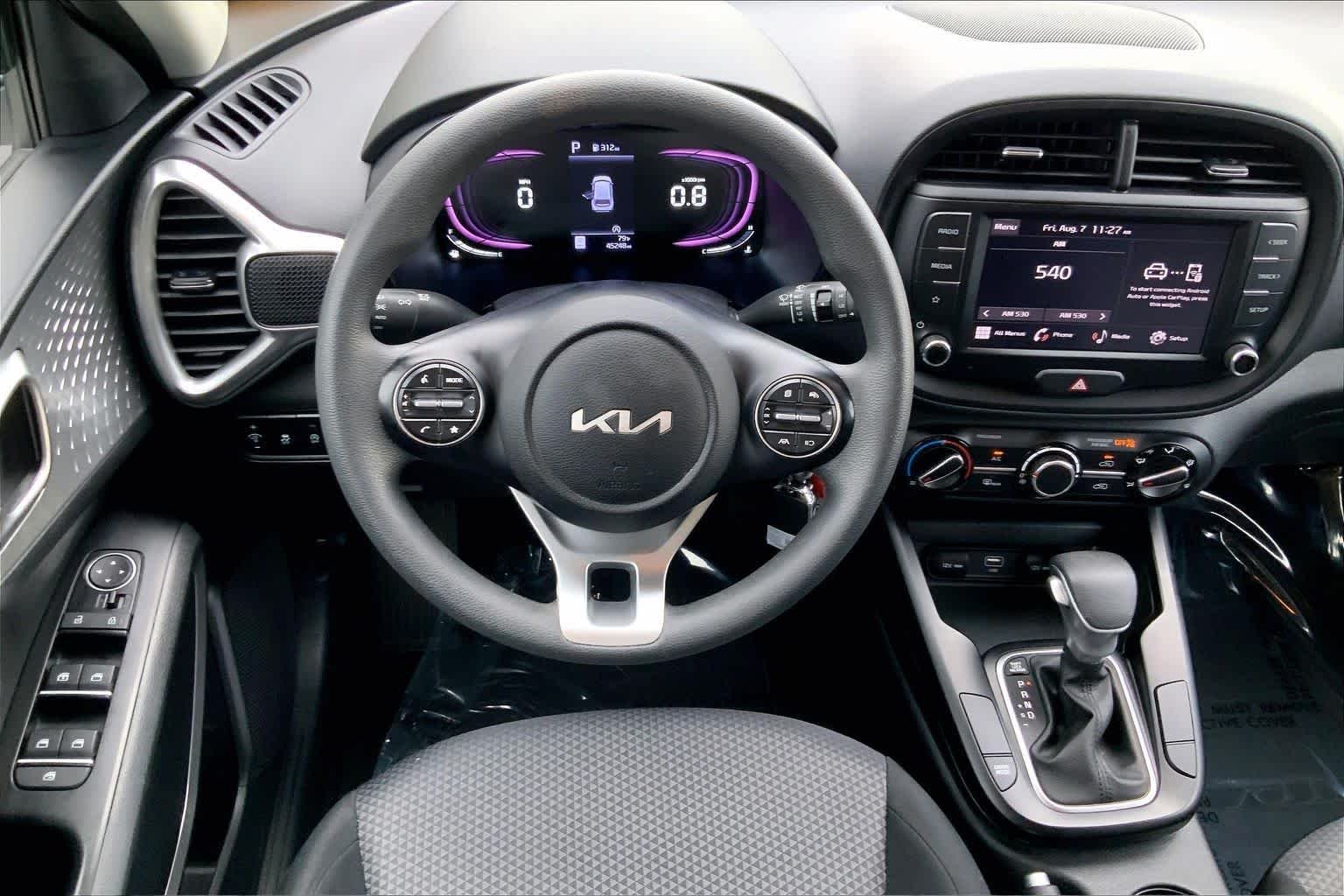 Used 2025 Snow White Pearl Kia LX image 6