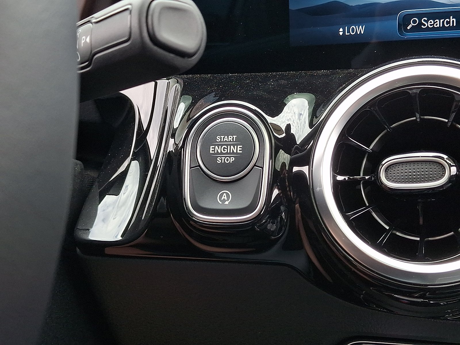 New 2026 Polar White Mercedes-Benz GLA 250 image 18