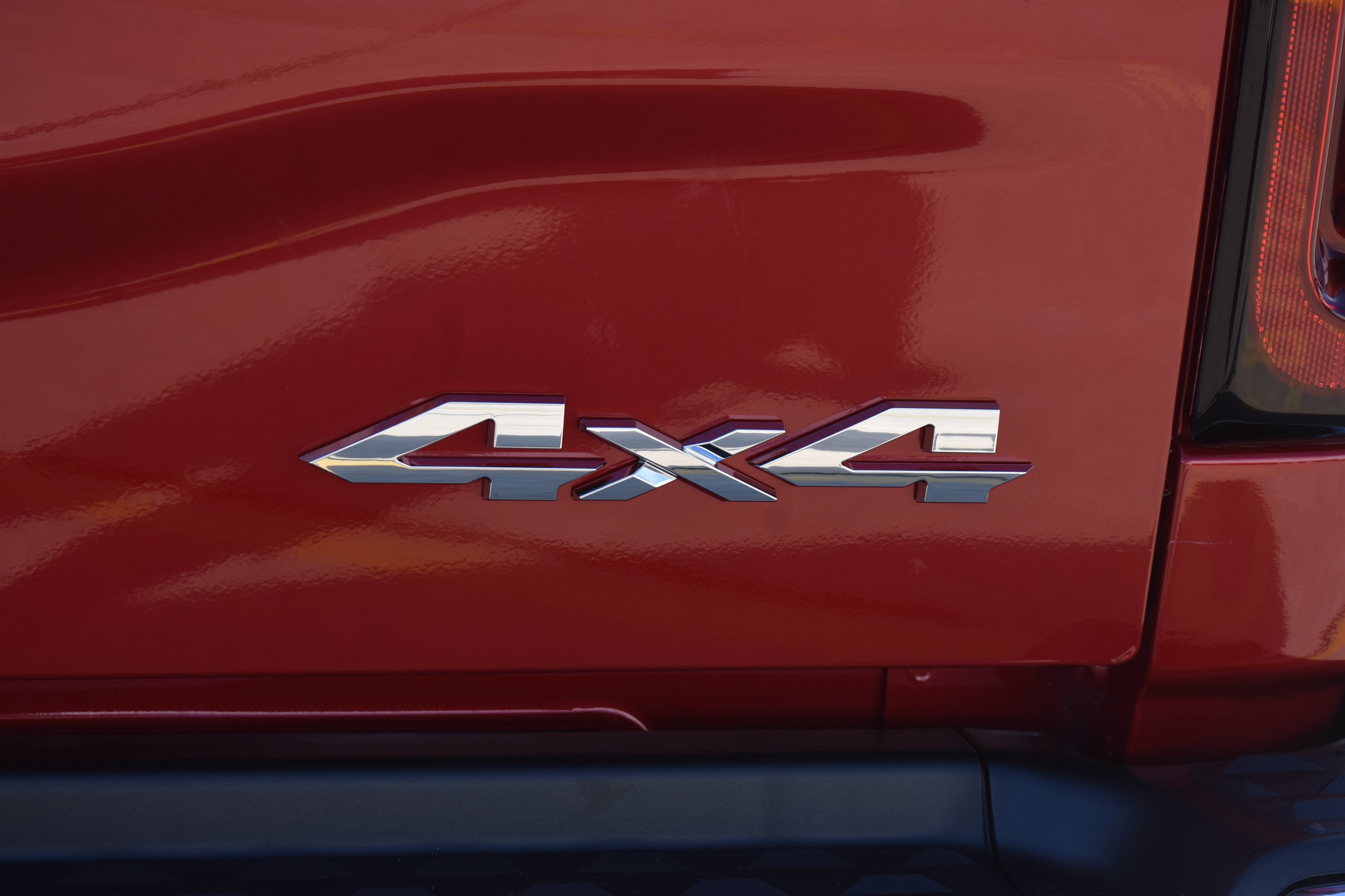 New 2026 Molten Red Pearl-Coat Exterior Paint RAM Tradesman image 7