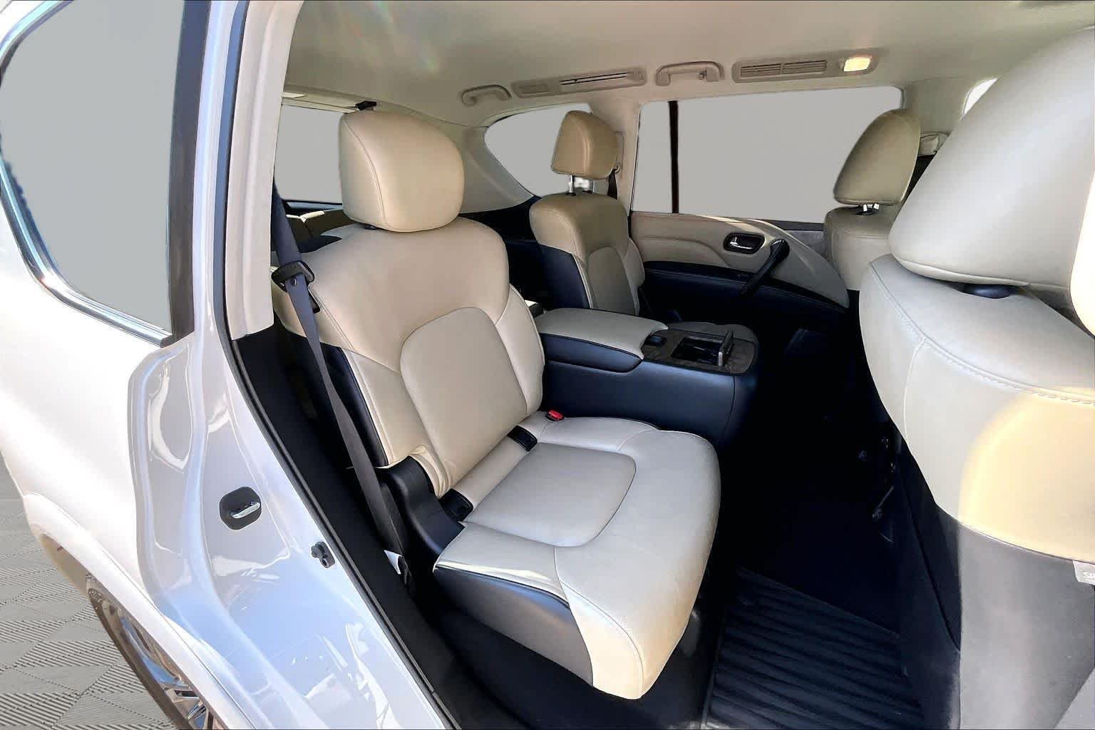 Used 2021 Moonstone White INFINITI PREMIUM SELECT image 19