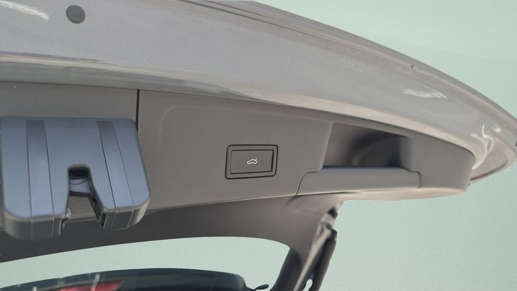 New 2026 Pure Gray Volkswagen 2.0T SE w/Technology image 23