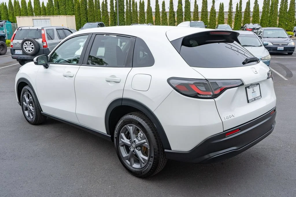 Certified Used 2026 Platinum White Pearl Honda AWD LX image 39