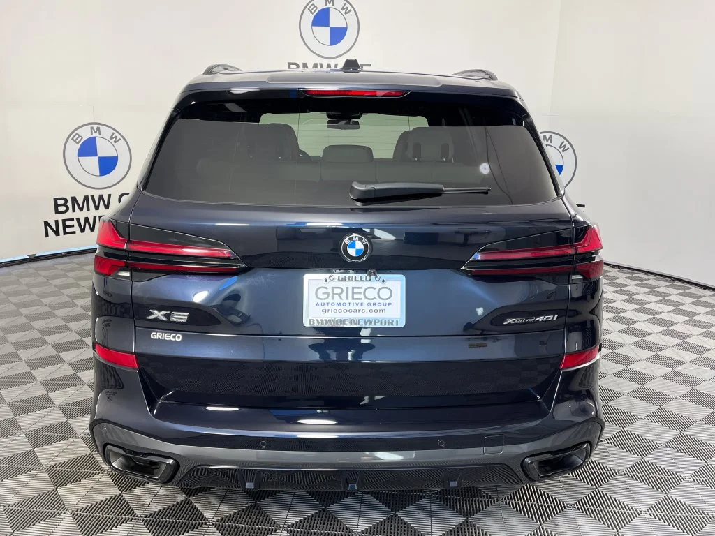 Used 2025 Carbon Black Metallic BMW xDrive40i image 12