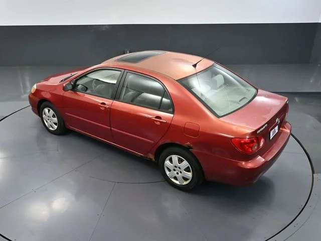 Used 2005 Red Toyota LE image 47