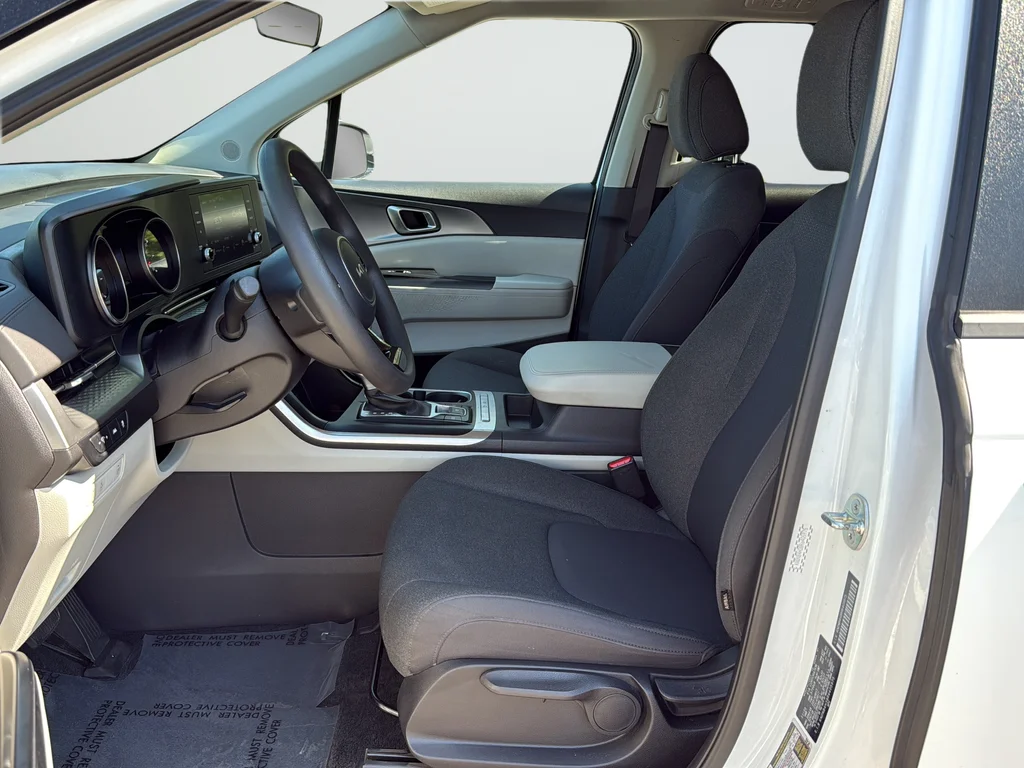 Used 2024 White Kia LX image 10