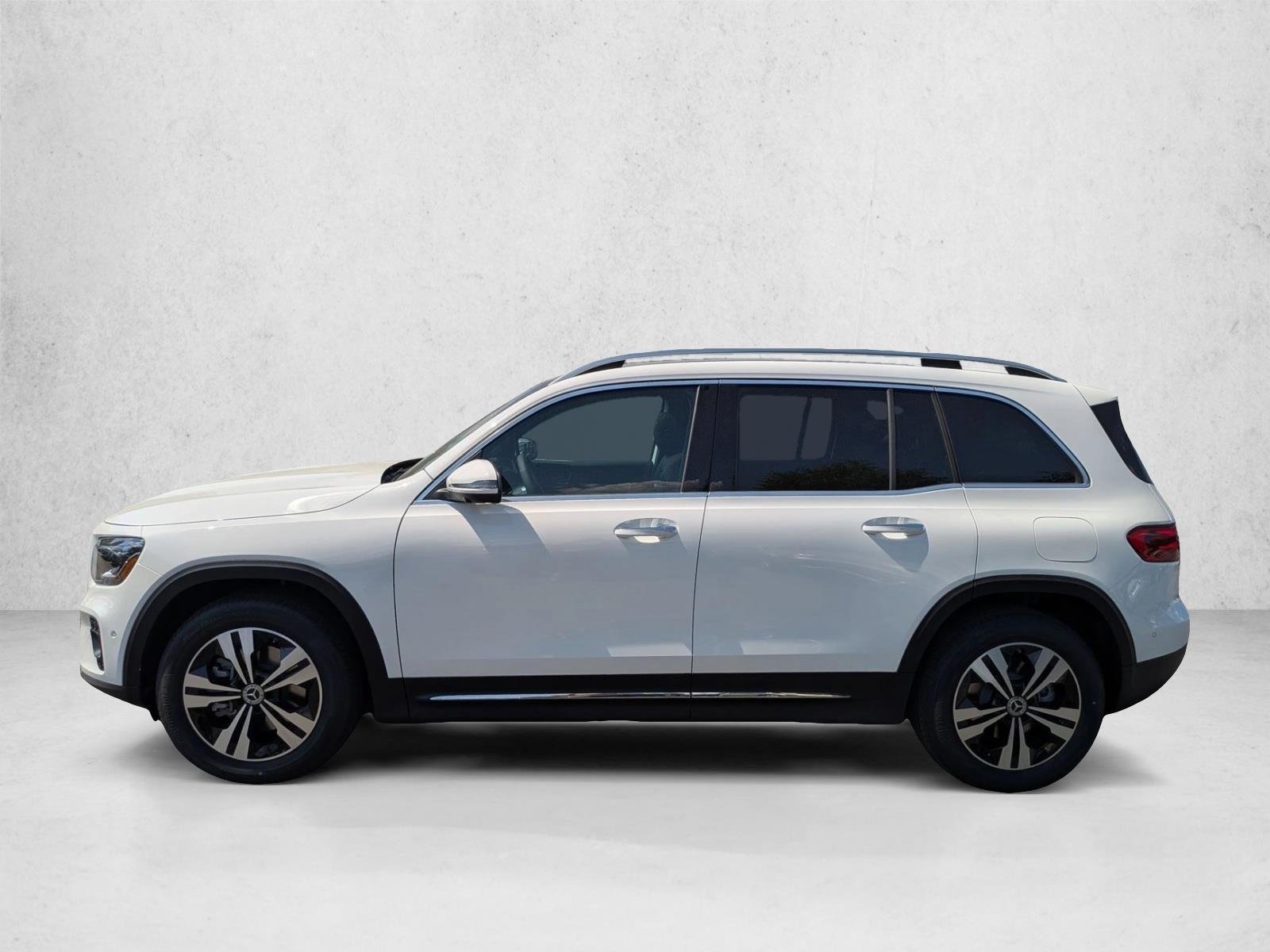 New 2026 Polar White Mercedes-Benz GLB250 image 5