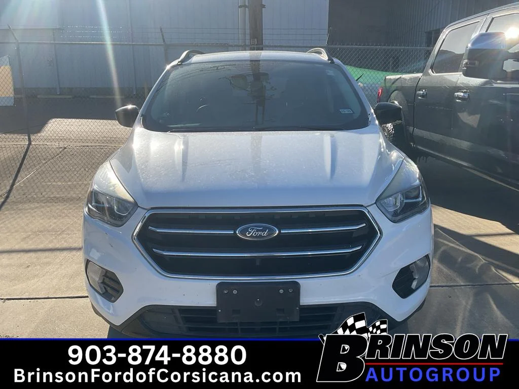 Used 2018  Ford SE image 2