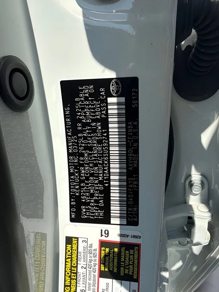 Used 2025 White Toyota LE image 37