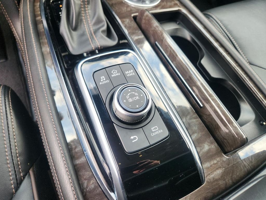 Used 2023 Red Nissan Platinum image 21