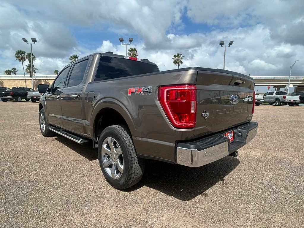 Used 2023 Gray Ford XLT image 4