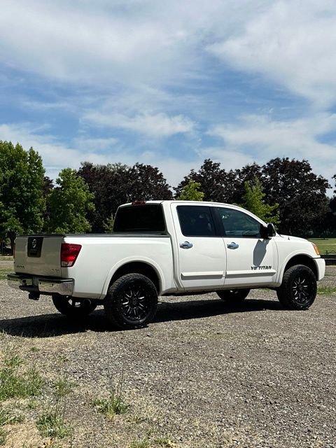 2011 Nissan Titan SL - Photo 9